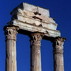 Le temple de Castor et Pollux dans le Forum romain.