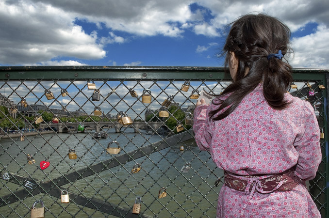 After locking the padlock they toss the key in to the Seine, after not having used it once perhaps. The fad has spread to two other bridges, the pont de lArchev&ecirc;ch&eacute;, and Passerelle L&eacute;pold-S&eacute;dar Senghor.