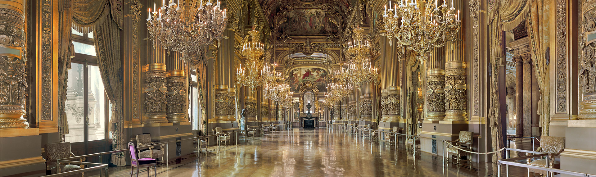 Un panorama du Grand Foyer du palais Garnier. HEIGHT=570 WIDTH=1920