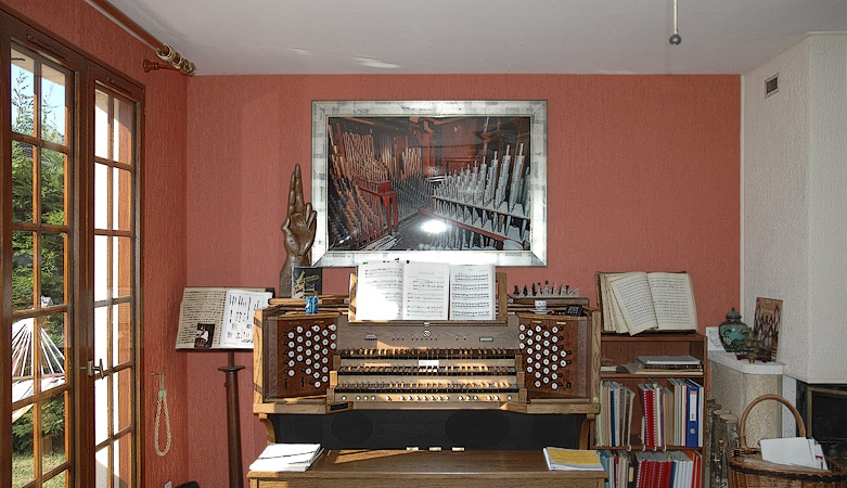 It is said that Saint-Sulpice’s organ has almost 7,000 pipes, but no one is quite sure of the exact number.