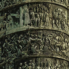 Des sculptures bas-relief sur la colonne Vendôme.
