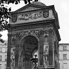 The northern side of fontaine des Innocents.