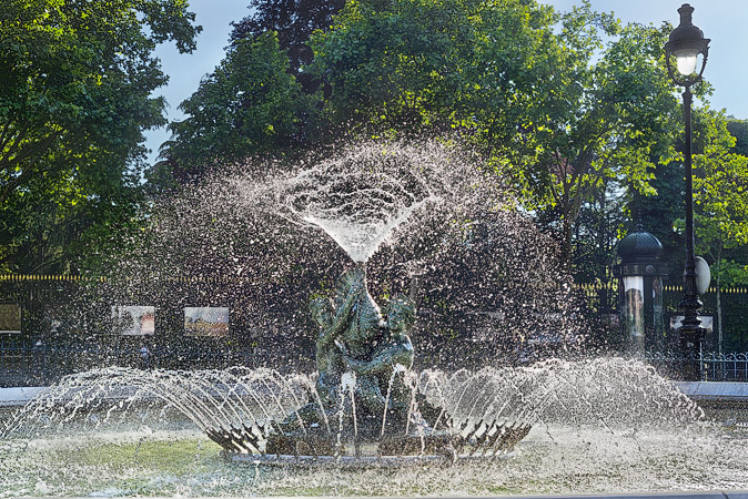 La fontaine du bassin Soufflot à côté du jardin du Luxembourg.