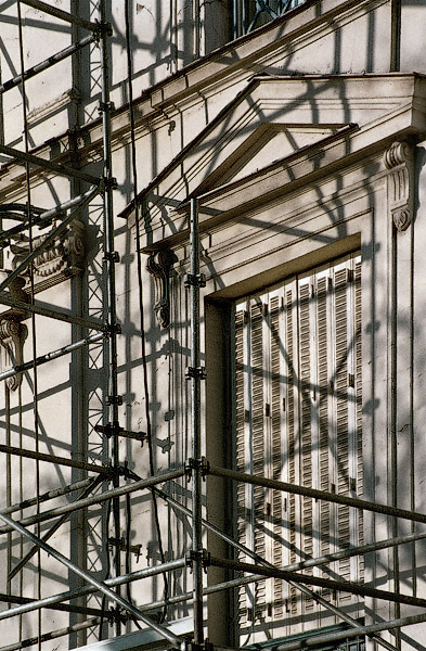 Shadows of scaffolding on quai de Béthune, île Saint-Louis.