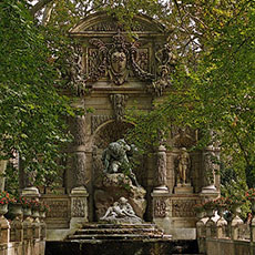 Sculptures of Polyphemus, Acis and Galatea in the fontaine Médicis.