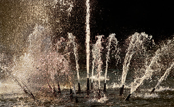 Water gushing from the fountain in the jardin du Palais-Royal.