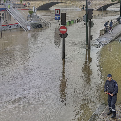 L’autoroute voie Georges-Pompidou couvert par les inondations de la Seine en juin 2016.