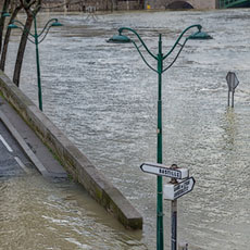 Quai des Célestins, pont de Sully et le boulevard Henri-IV lors des crues de la Seine en février 2018.