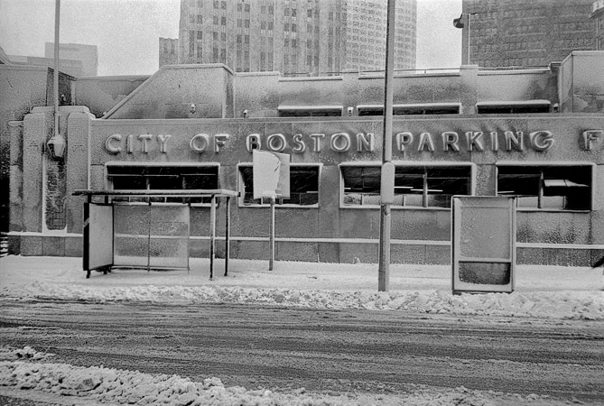 Le garage au Post Office Square à Boston sous la neige, 1983.