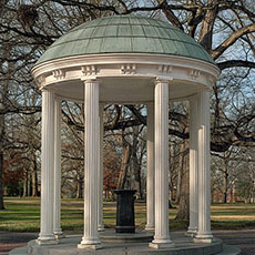 The Old Well, la fontaine sur le campus de l’Université de Caroline du Nord Chapel Hill.