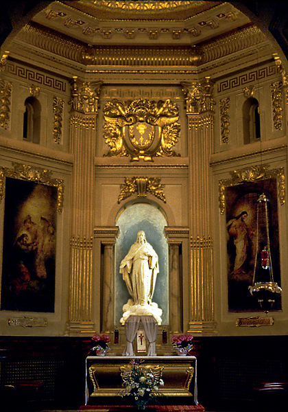 Québec, la Vieille et la Nouvelle ville. La basilique Notre-Dame.