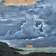 Clouds at sunset over Plage de Sillon in Saint Malo